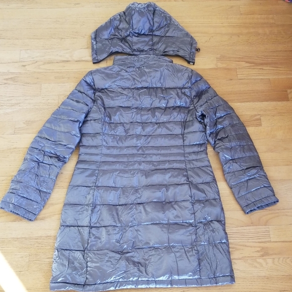 Andrew Marc packable lightweight down jacket - Picture 2 of 8